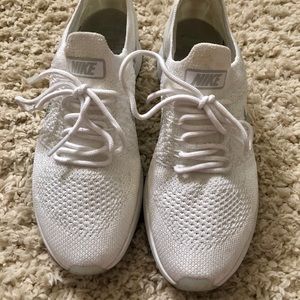 Nike AIR Zoom Mariah Racer